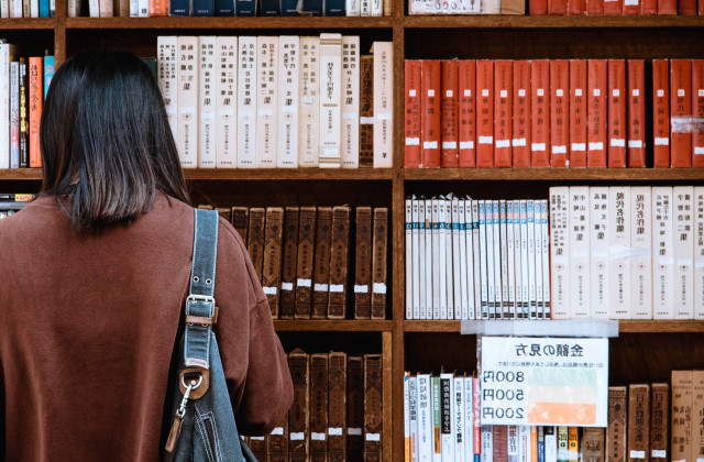 当大学老师的英文作文_专业真题英语作文2篇