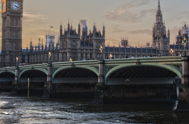 关于对电影的看法英语作文_六级高分英语作文3篇