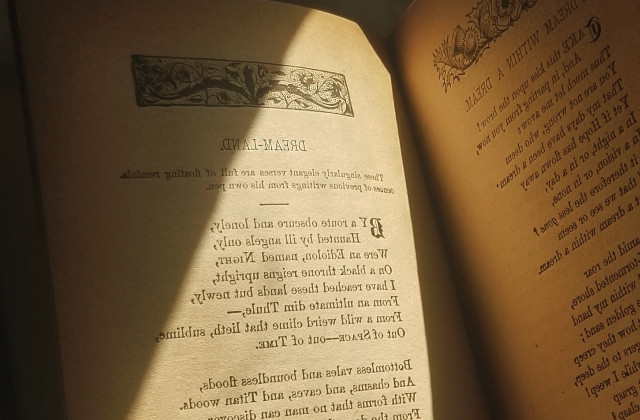 特点人物的英文介绍作文_七年级高分英语作文3篇